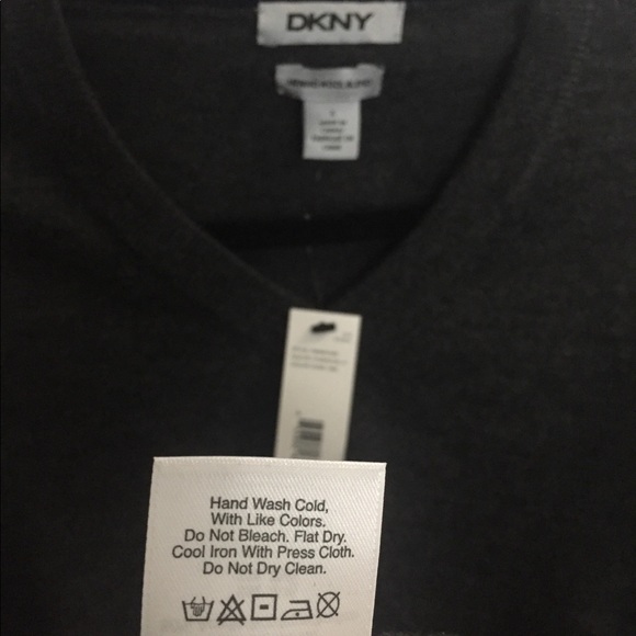 NWT DKNY soft Merino wool blend sweater - Picture 6 of 8